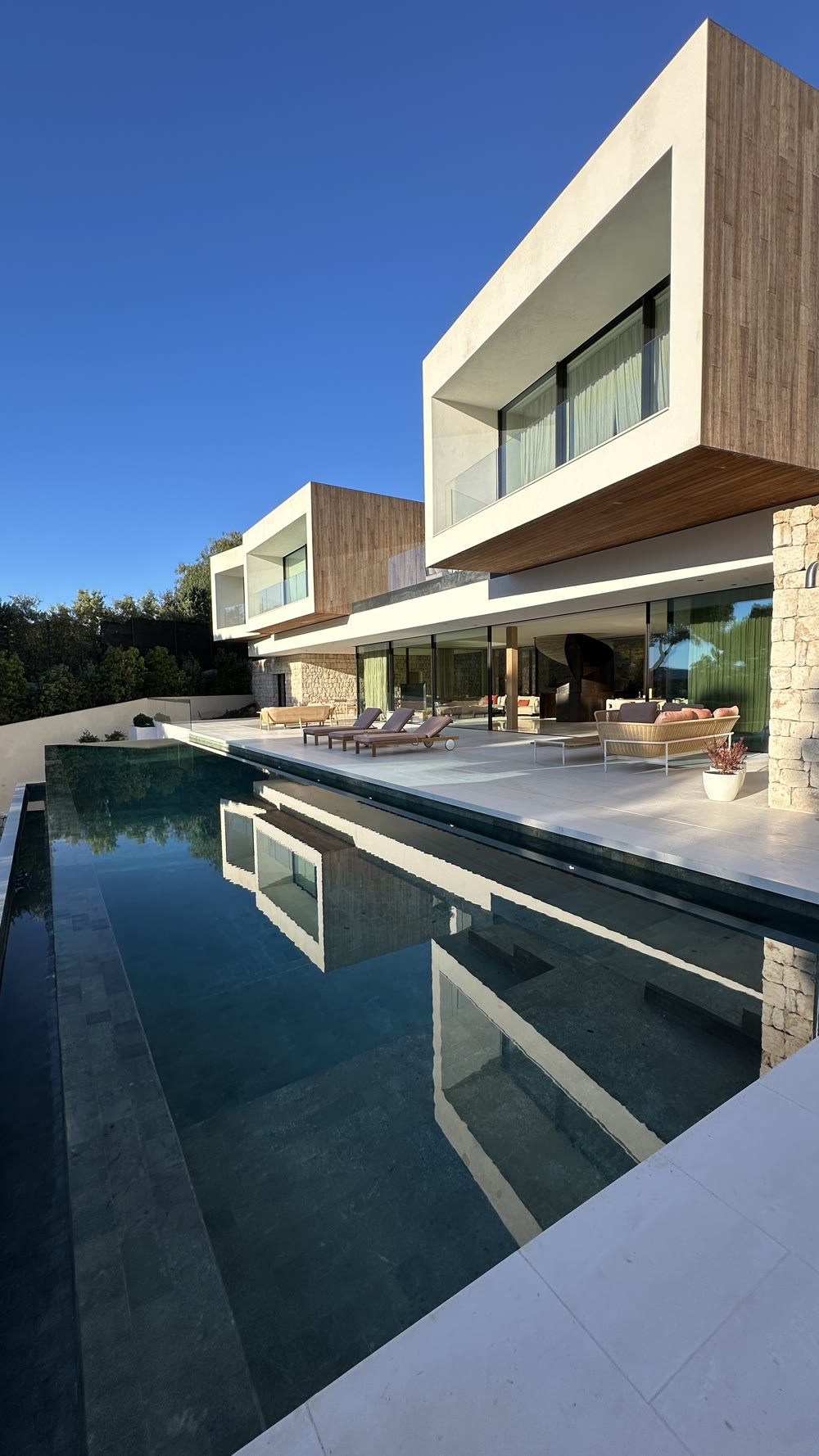 Arquitectura y exteriores